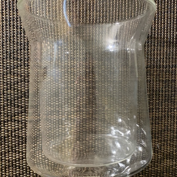 Trudeau Glass Cup with Tea Leaf Fuser Lid. Unique Beaker Design. Never been used - Picture 4 of 6